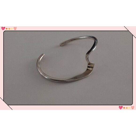 Pretty Vintage 925 SS Wave Design Cuff Bracelet - Picture 2 of 4